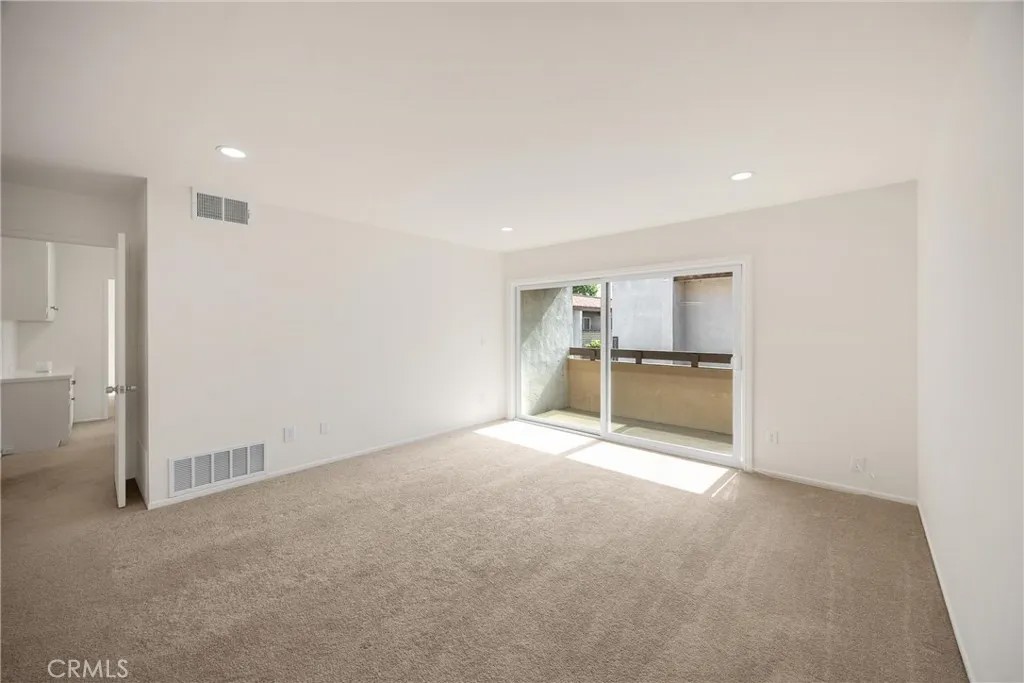 2521 W Sunflower Avenue R8