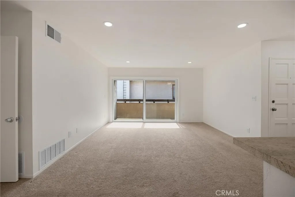 2521 W Sunflower Avenue R8