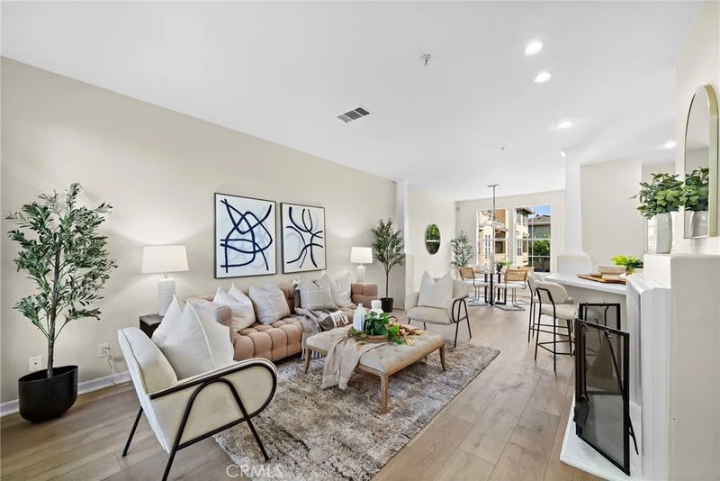 551 W Summerfield