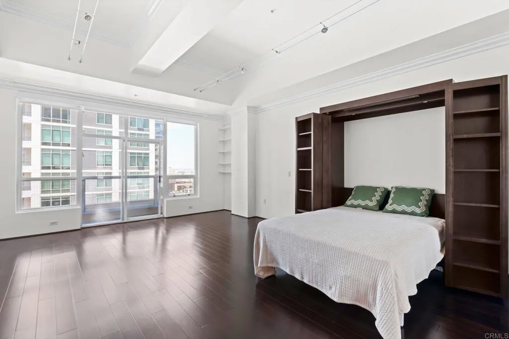 350 W Ash Street 807