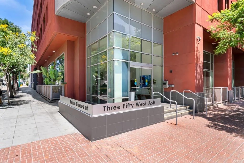350 W Ash Street 807