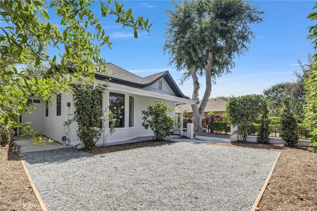 808 S Los Robles Avenue