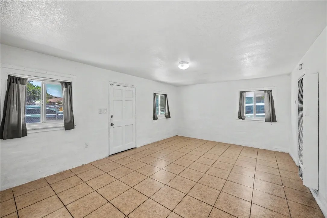 4053 Rubidoux Boulevard