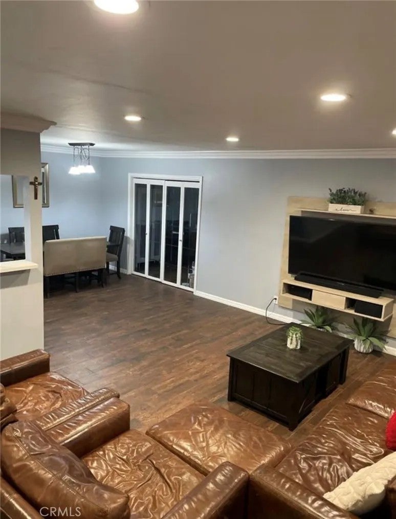 314 W Gladstone