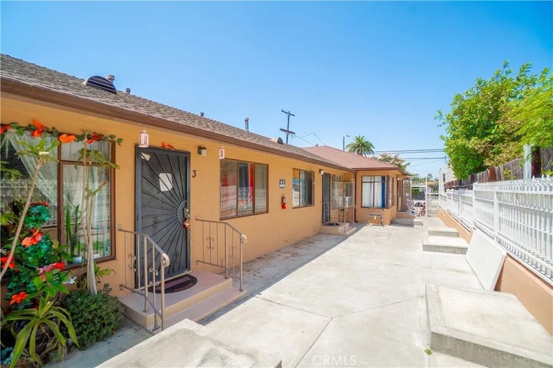 1876 Henderson Avenue