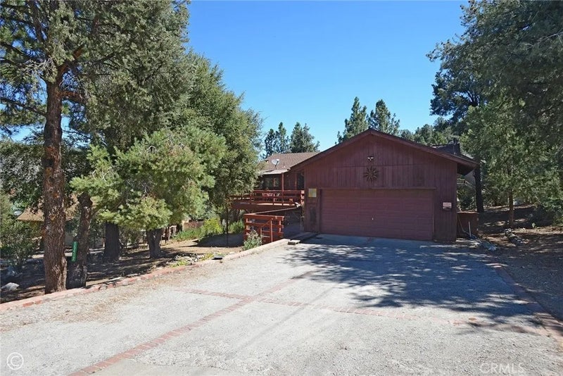 15417 Acacia