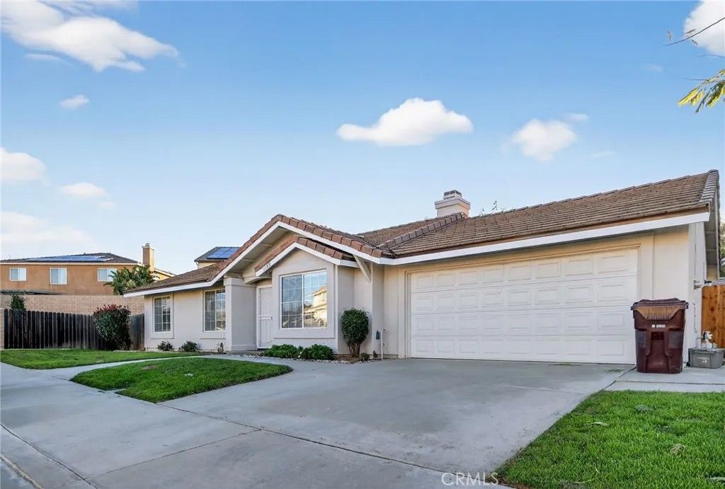Photo of 1580 Trinette Dr, Beaumont, CA 92223 (MLS # DW26009611)