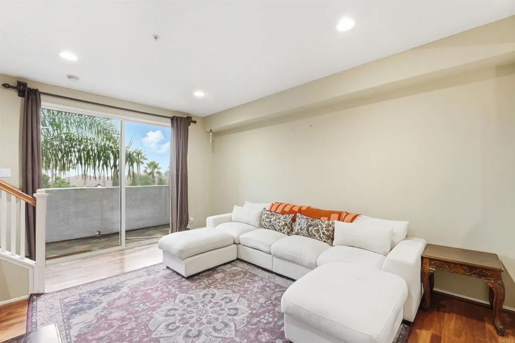 1760 E Palomar Street 318