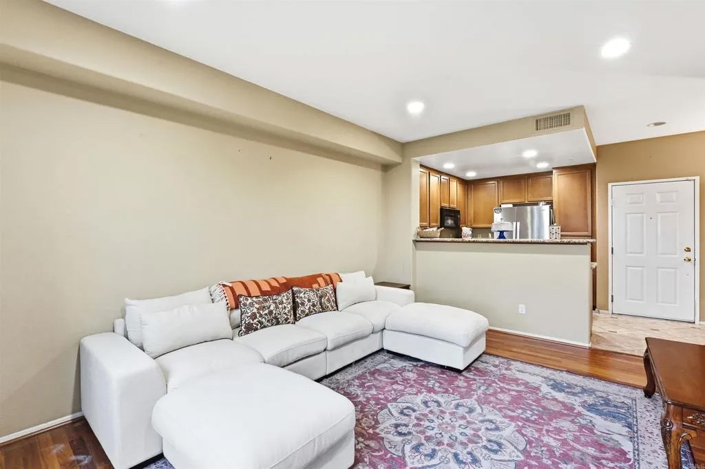 1760 E Palomar Street 318