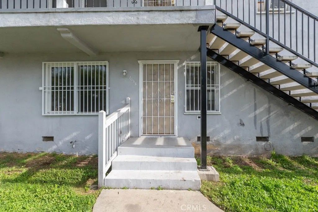 Photo of 1055 W 84th Pl, Los Angeles, CA 90044 (MLS # PW26004803)