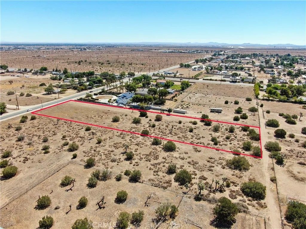 Photo of 2060 W Avenue N, Palmdale, CA 93551 (MLS # SR26078449)