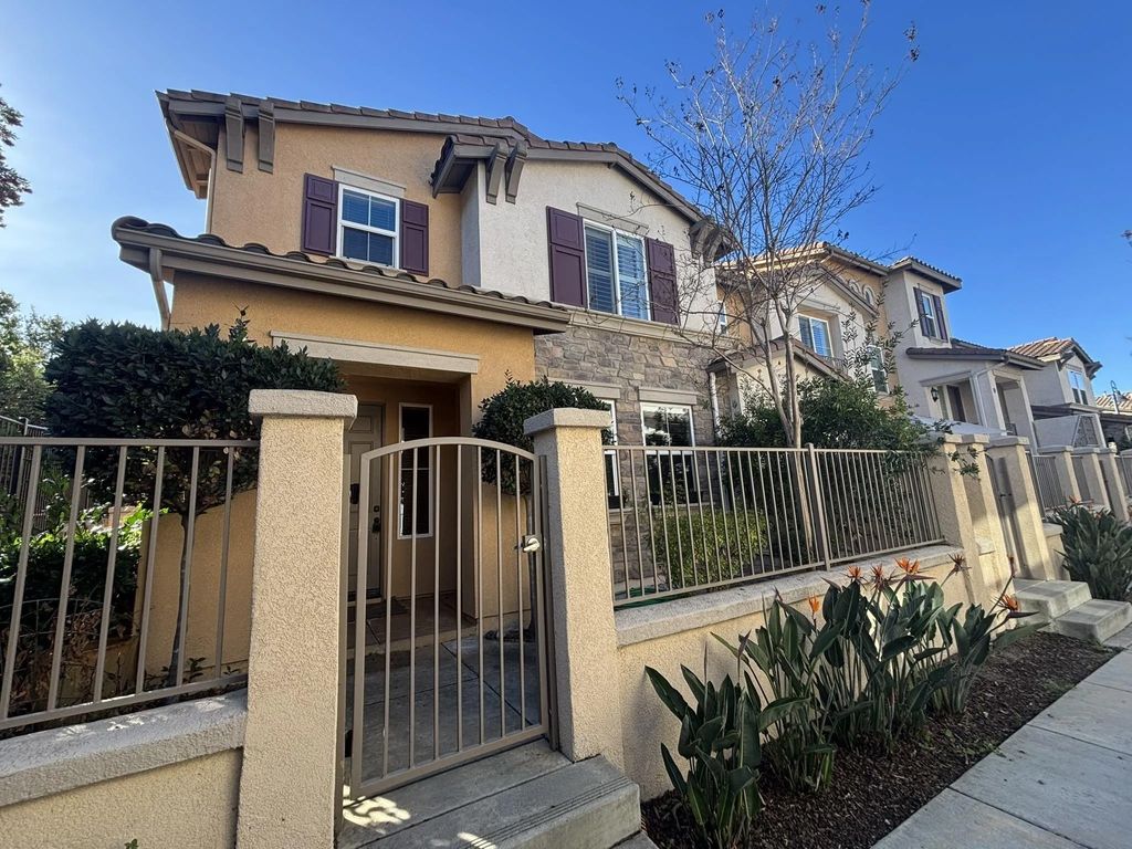 Photo of 16943 New Rochelle Way #69, San Diego, CA 92127 (MLS # 250046244)