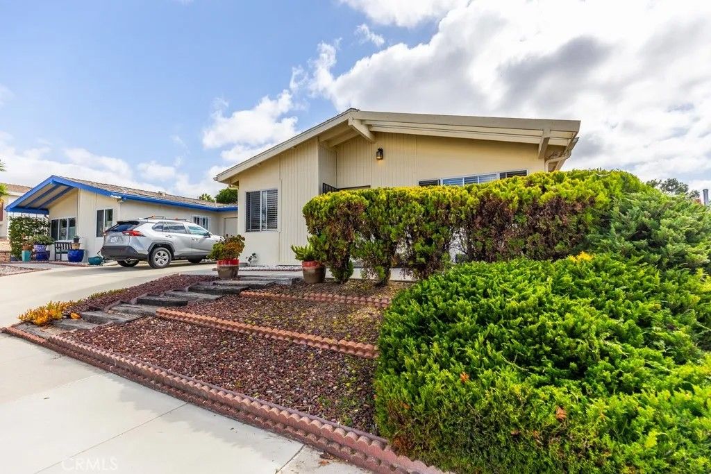 Photo of 3547 Mira Pacific Dr, Oceanside, CA 92056 (MLS # IG25242387)