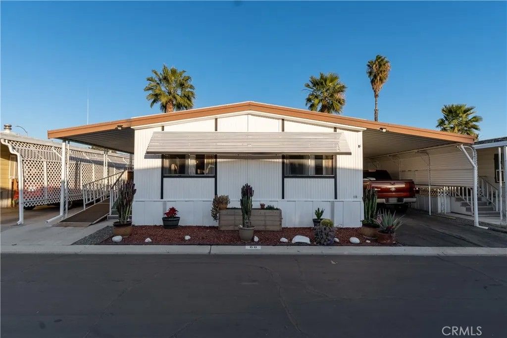 Photo of 575 S Lyon Ave #60, Hemet, CA 92543 (MLS # IG26028451)