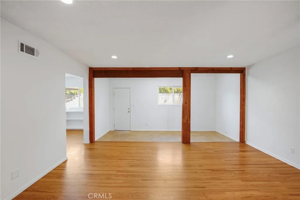 16319 Minnehaha