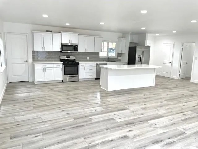 12472 Woodlawn Avenue