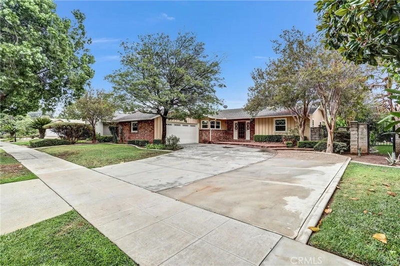 4450 Beechwood
