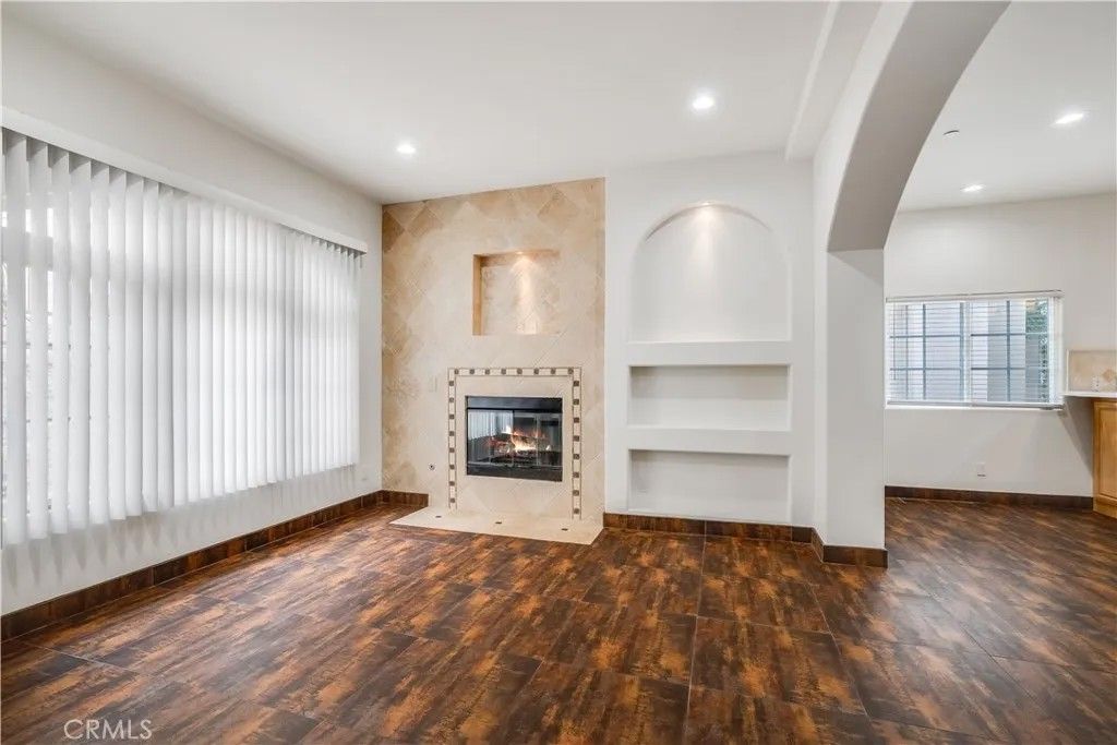 Photo of 524 W Elk Ave, Glendale, CA 91204 (MLS # PF25238631)