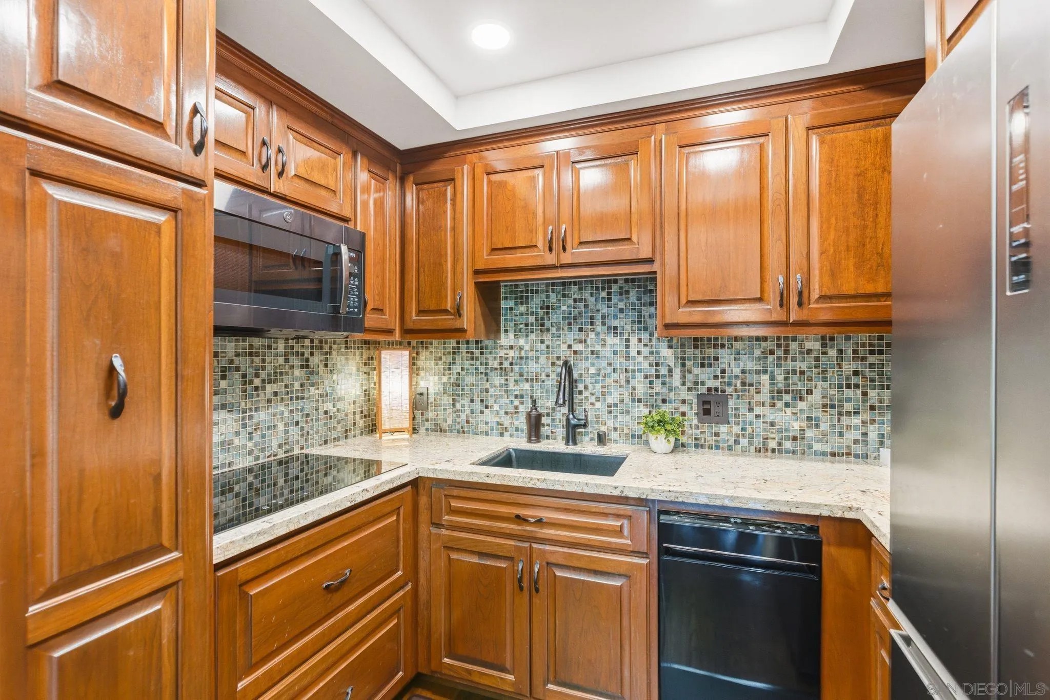 1664 Circa Del Lago E104