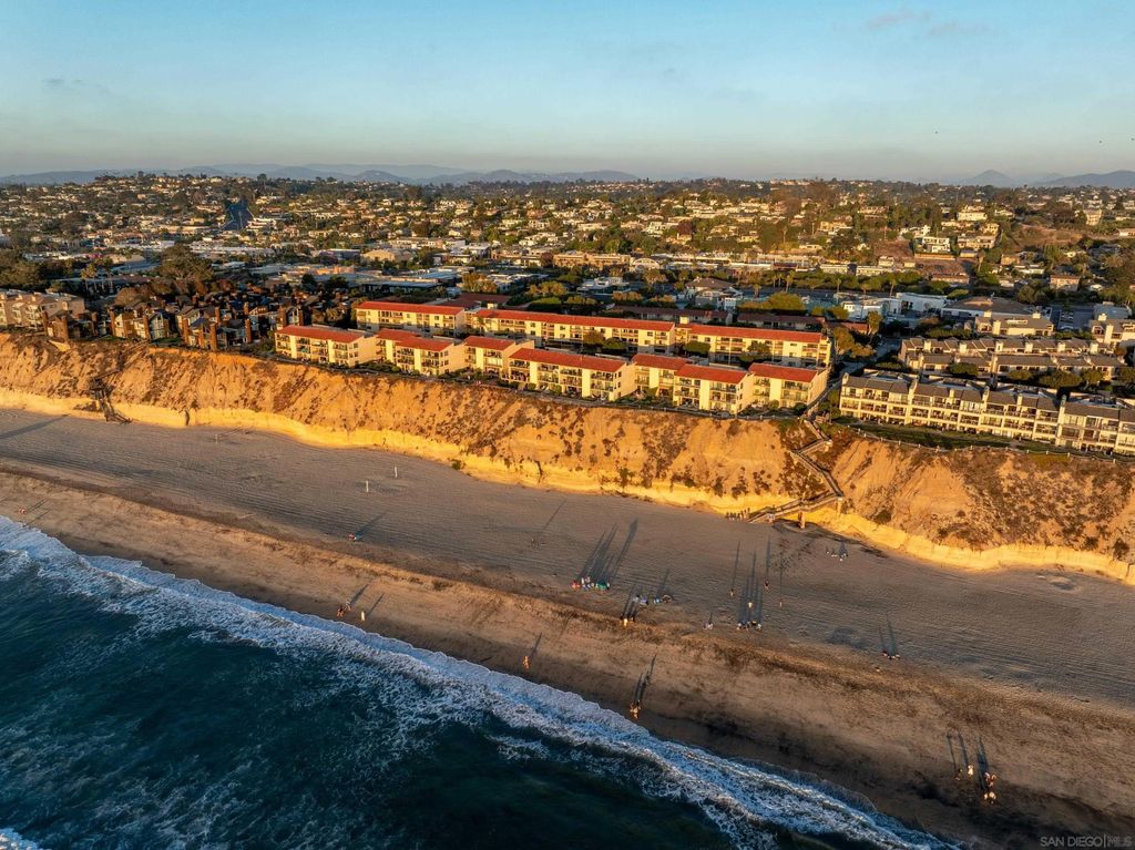 Photo of 429 S Sierra Ave #328, Solana Beach, CA 92075 (MLS # 250044138)