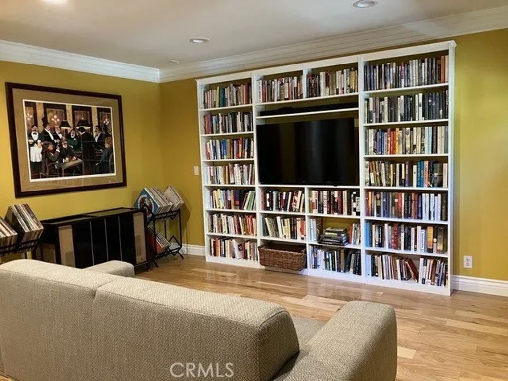 Photo of 11138 Aqua Vista Street #67, Studio City, CA 91602 (MLS # SR26075347)