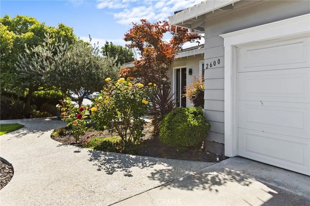 2600 Neves Court
