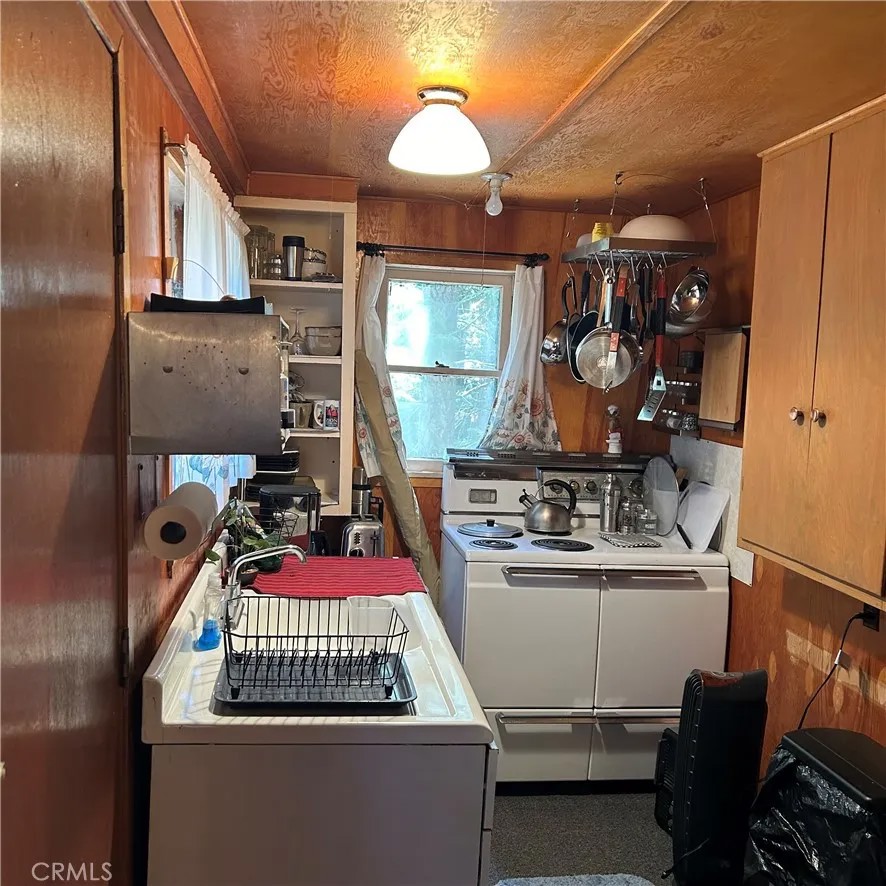 119 Barton Flats Trail