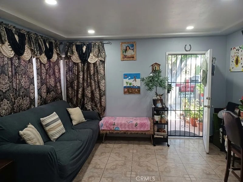 1354 W 84th Street