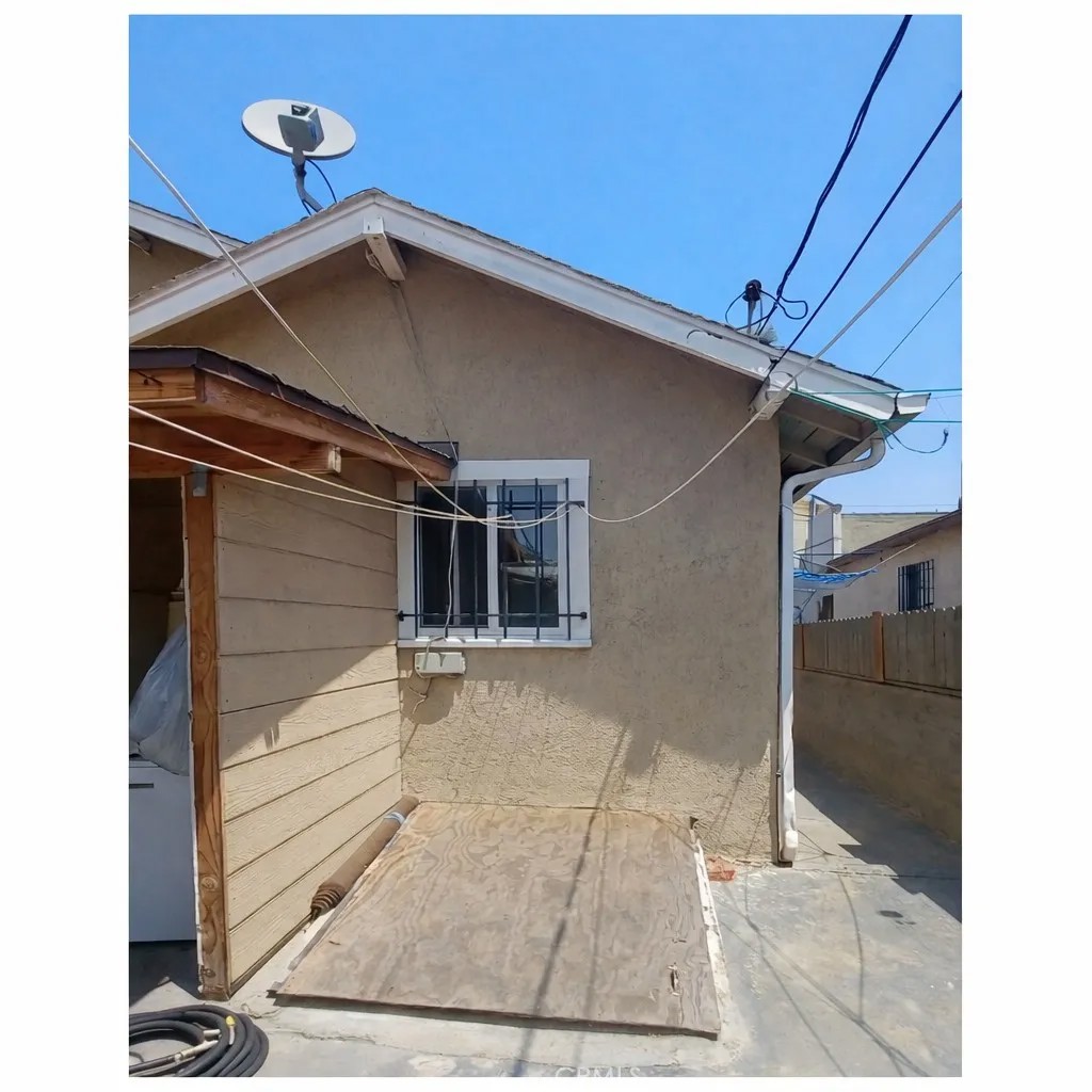 1354 W 84th Street