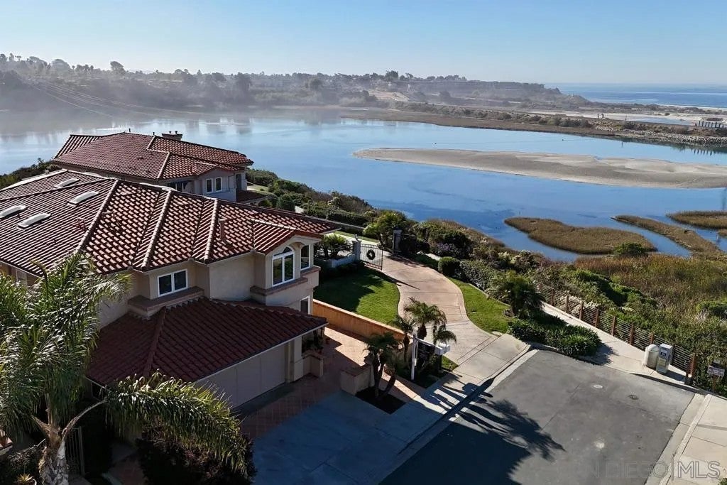 Photo of 7564 Navigator Ct, Carlsbad, CA 92011 (MLS # 260025759)