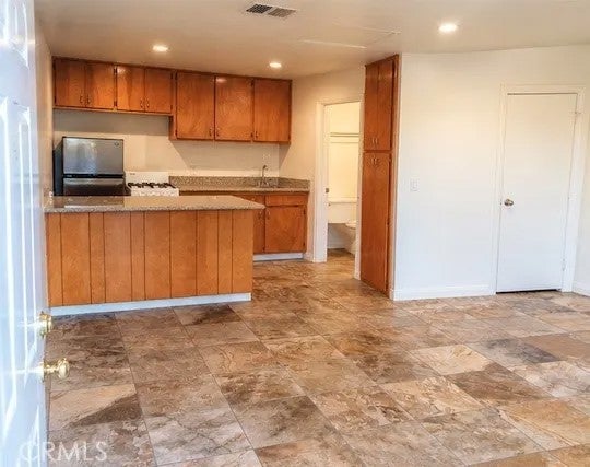 6321 Yucca