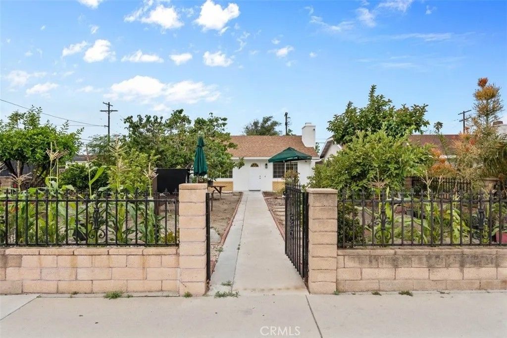 Photo of 8161 Laurel Canyon, North Hollywood, CA 91605 (MLS # GD26092037)
