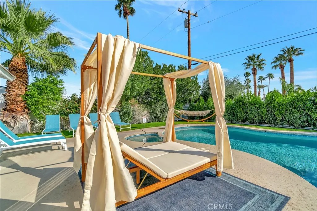 2280 Acacia West