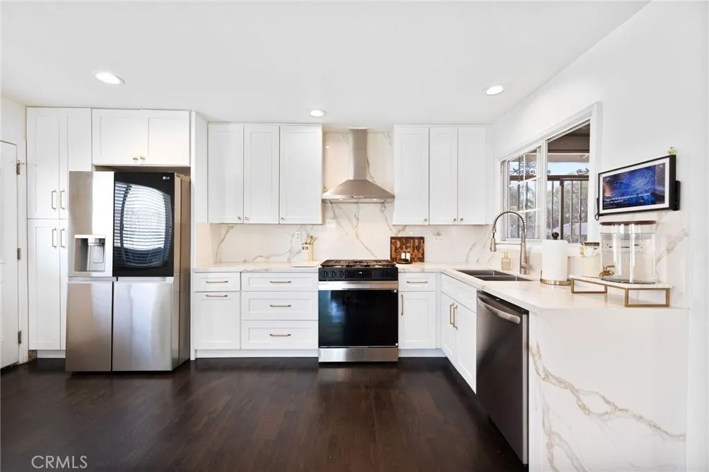 6867 Morningside