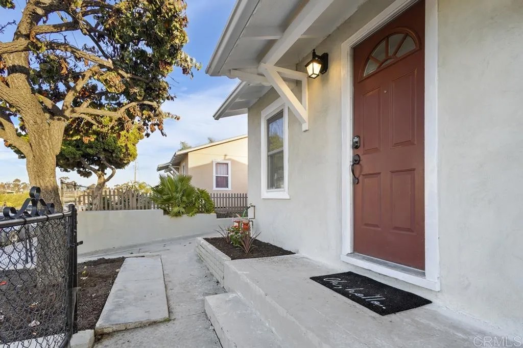 1114 E Division