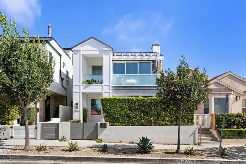 418 Larkspur