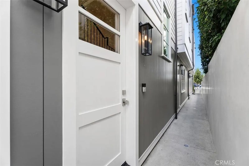 418 Larkspur