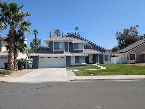 Photo of 2500 Palm Shadowen Dr, Moreno Valley, CA 92557 (MLS # DW26140430)