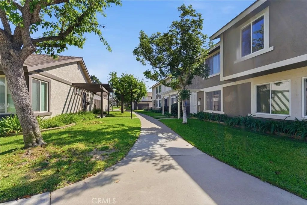 7085 Fulton