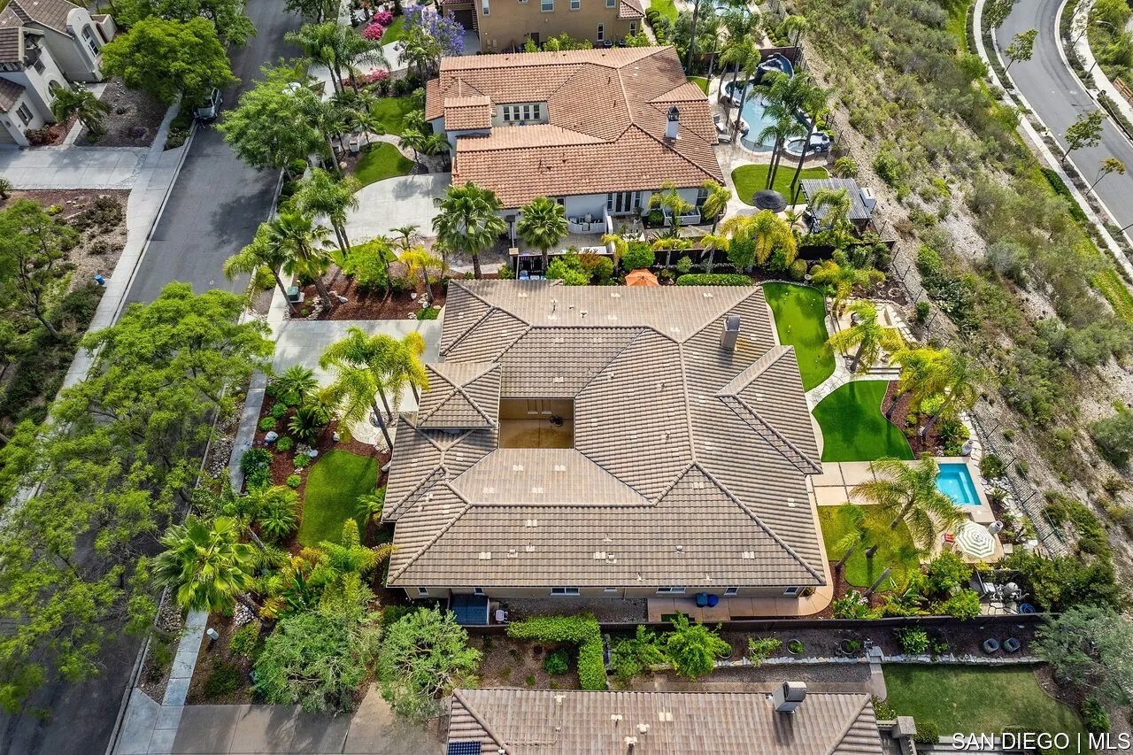 15234 Maple Grove LN