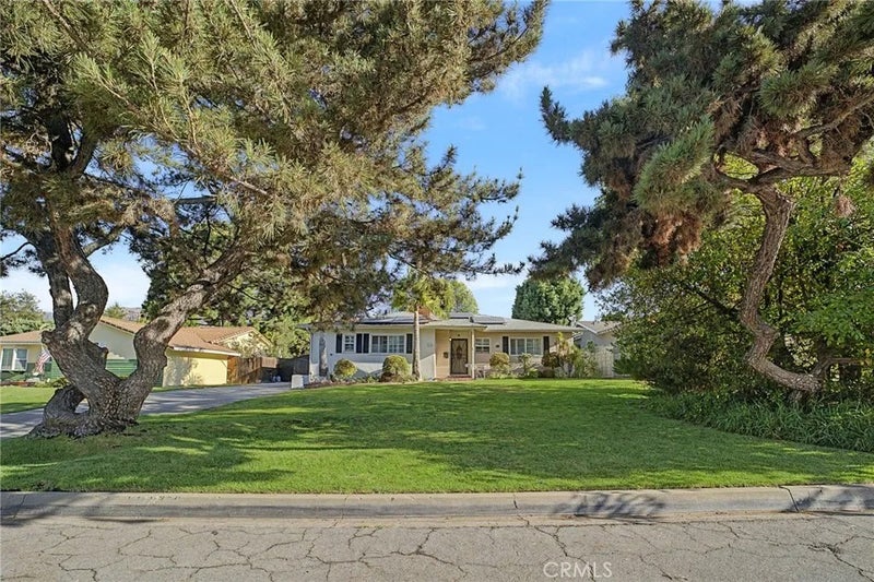 621 E Cypress Avenue