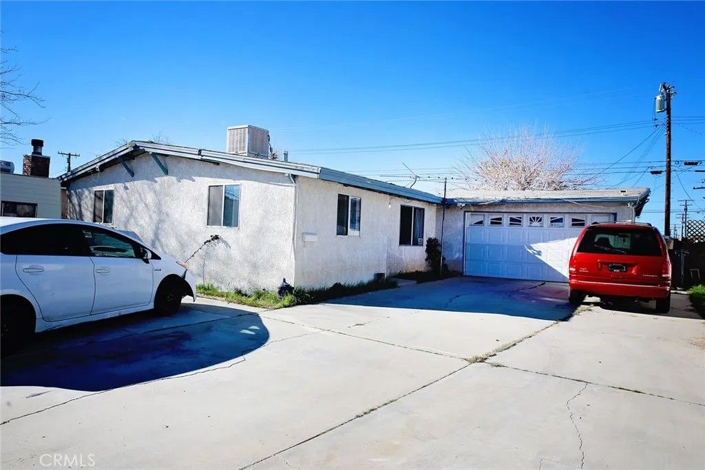 Photo of 44129 Carolside Ave, Lancaster, CA 93535 (MLS # SR26011793)