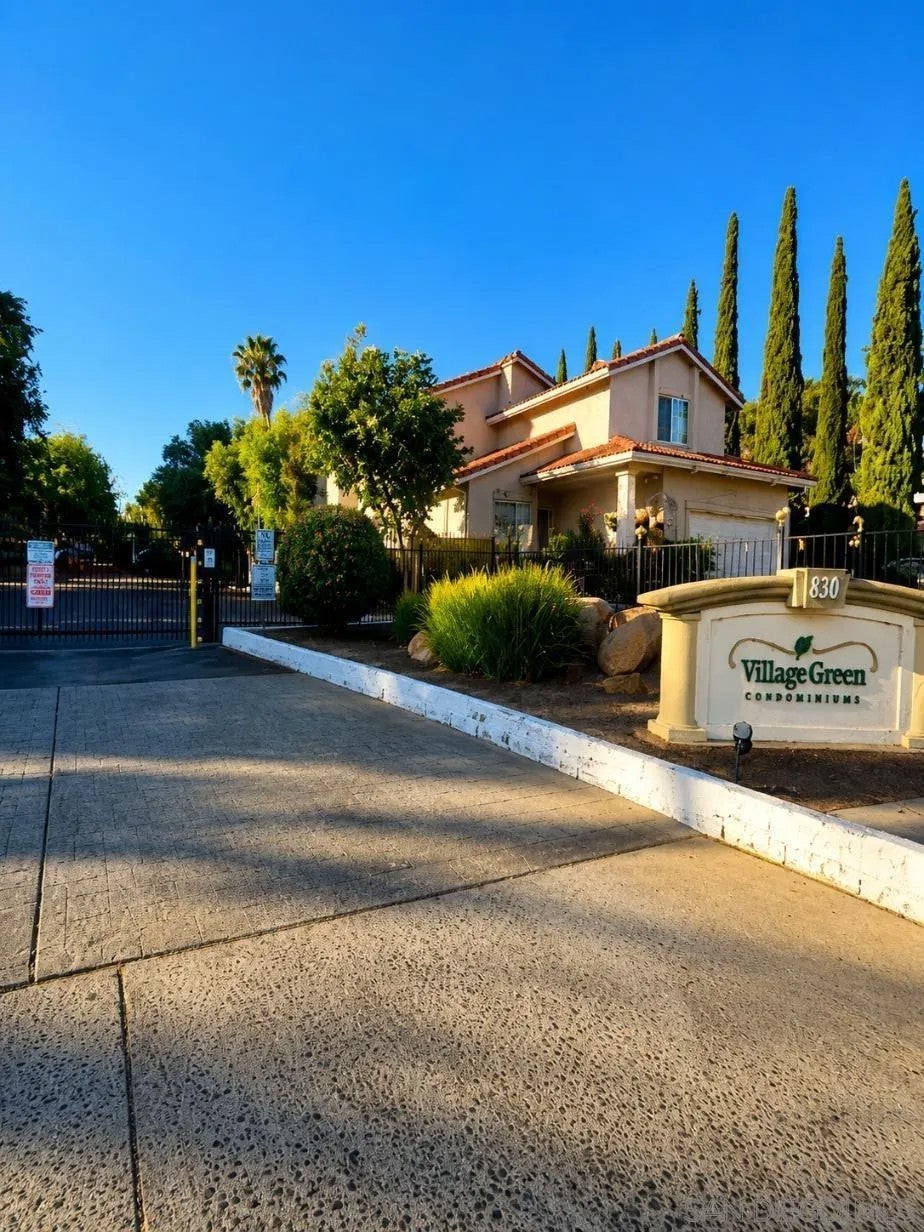 Photo of 830 W Lincoln Ave #186, Escondido, CA 92026 (MLS # 260021856)