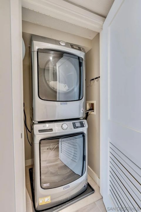 Tiny photo for 700 W E St #2404, San Diego, CA 92101 (MLS # 250038981)
