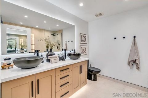 Tiny photo for 700 W E St #2404, San Diego, CA 92101 (MLS # 250038981)