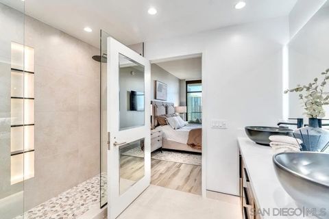 Tiny photo for 700 W E St #2404, San Diego, CA 92101 (MLS # 250038981)