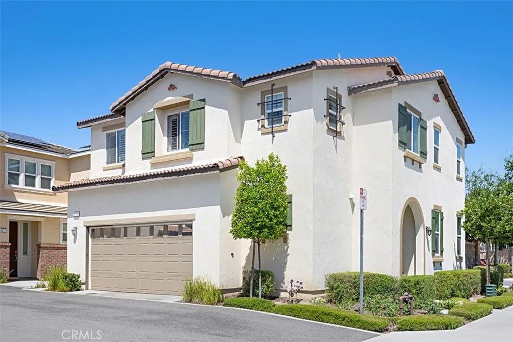 Photo of 24213 Hazelnut Avenue, Murrieta, CA 92562 (MLS # SW25132104)
