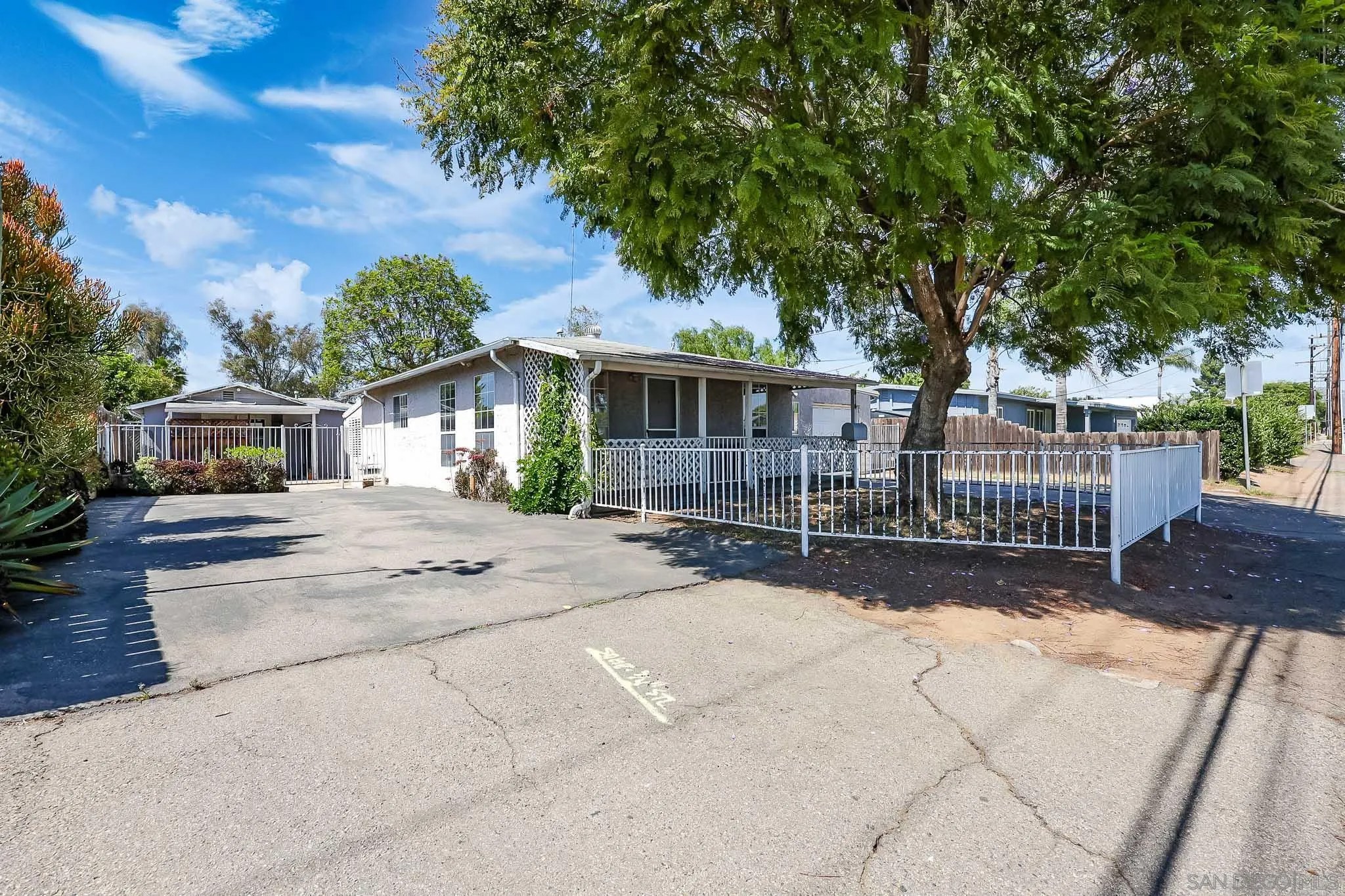 414 E Lincoln Ave