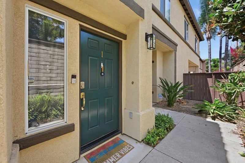 638 Sumner Way 1