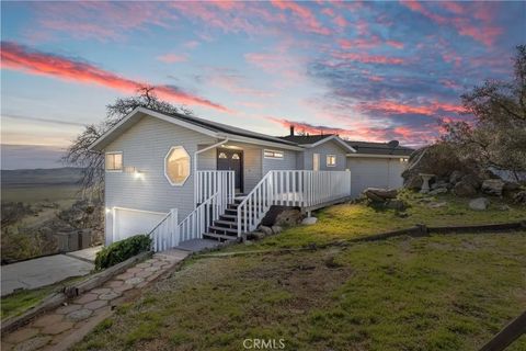 Tiny photo for 29300 Elkhorn Place, Tehachapi, CA 93561 (MLS # SR25273263)